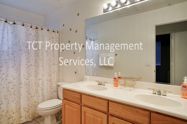 Building Photo - Spacious Four Bedroom Home in Scottsdale