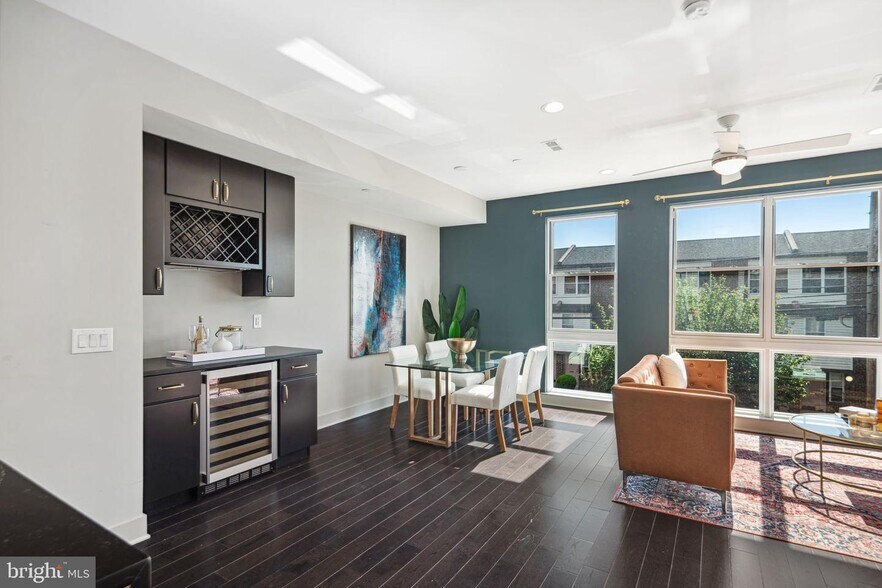 Building Photo - 670 N 13th St