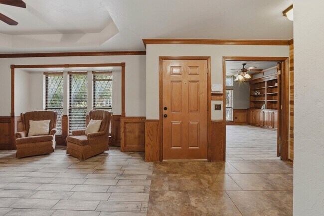 Building Photo - 14125 Osage Dr