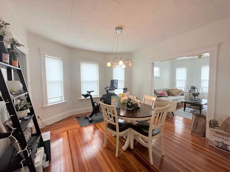 Building Photo - 137 Dudley St