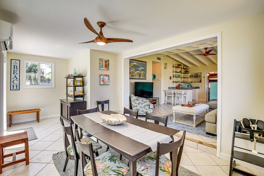 Building Photo - 103 Essex Dr