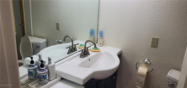 Building Photo - 2728 Bayo Ct