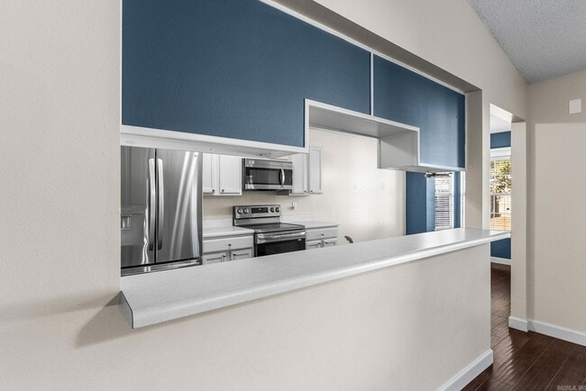 Building Photo - 10 Meadow Ridge Loop