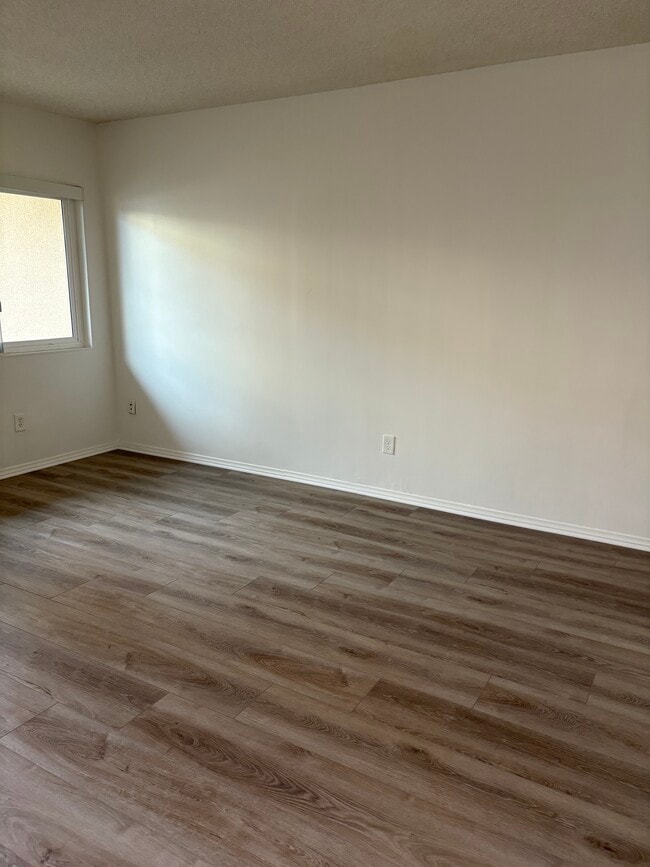 Building Photo - 5326 Lorna St