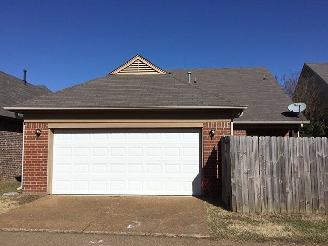 Building Photo - 10259 Morning Hill Dr