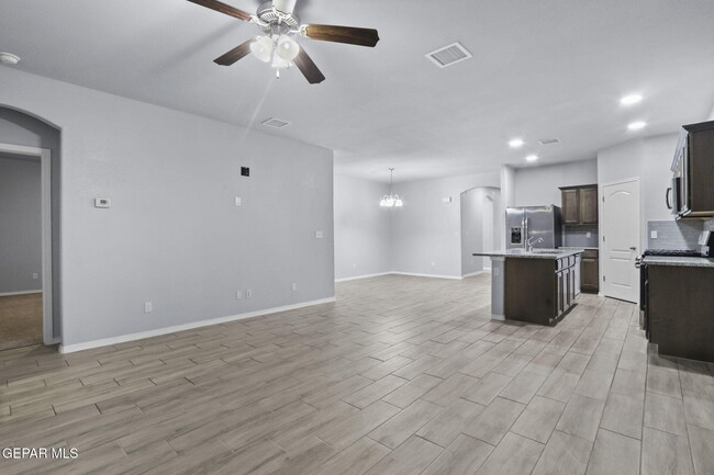 Building Photo - 12257 Desert Vista Ave