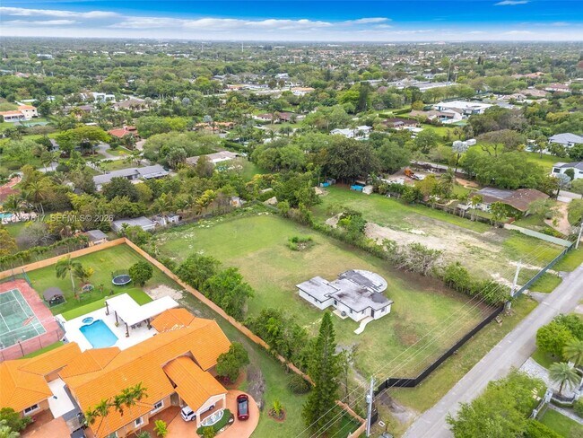 Building Photo - 9840 SW 60th St