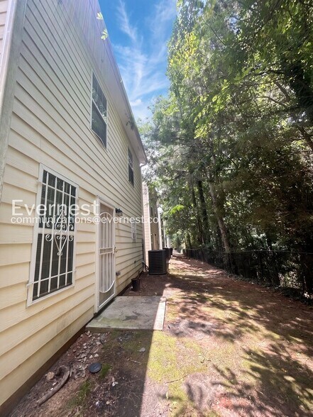 Building Photo - 5231 Hanover St