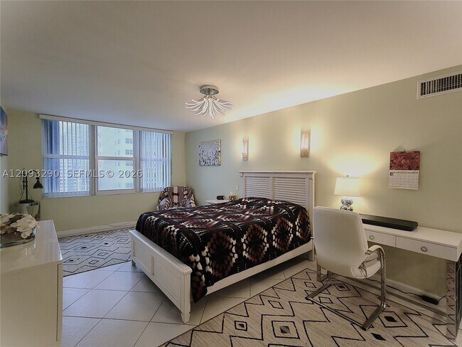 Building Photo - 2751 S Ocean Dr