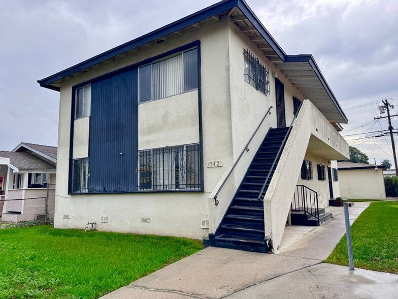 Building Photo - 1540 W 60th St