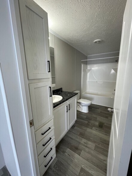 Building Photo - 134 Ashley Cir