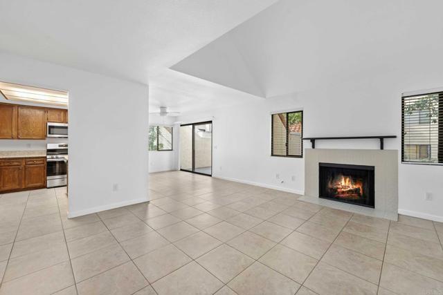 Building Photo - 337 N Melrose Dr