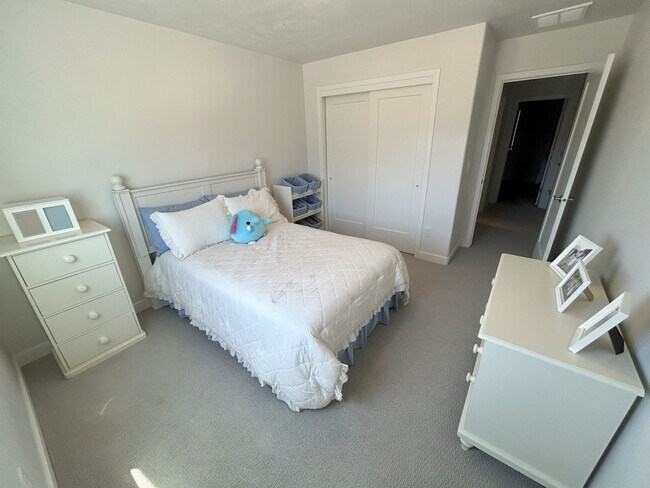 Building Photo - 5 Bed/3 Bathroom house in America Fork