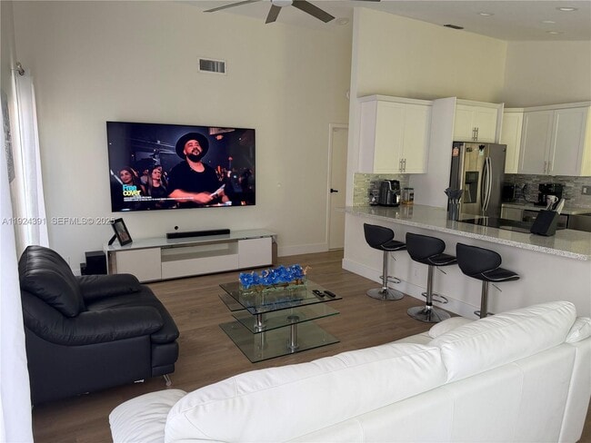 Building Photo - 8611 NW 51st Ct