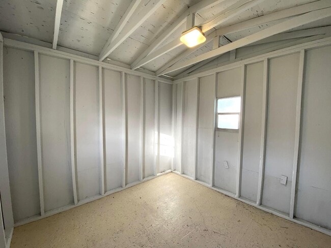 Building Photo - 1335 Lee St