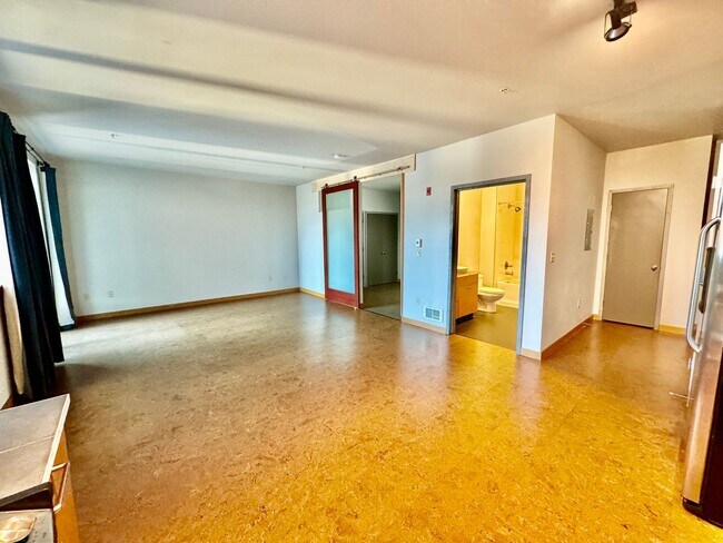 Building Photo - 1414 12th Ave