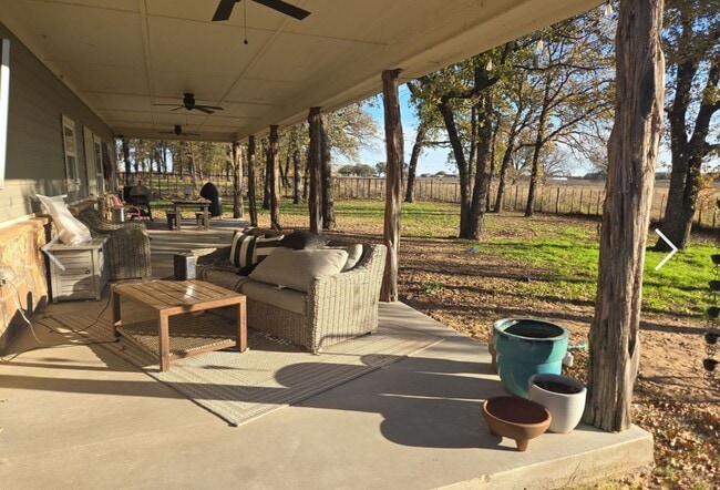 Building Photo - BROCK ISD / Private country living