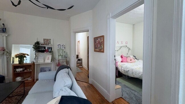 Building Photo - 26 Darling St