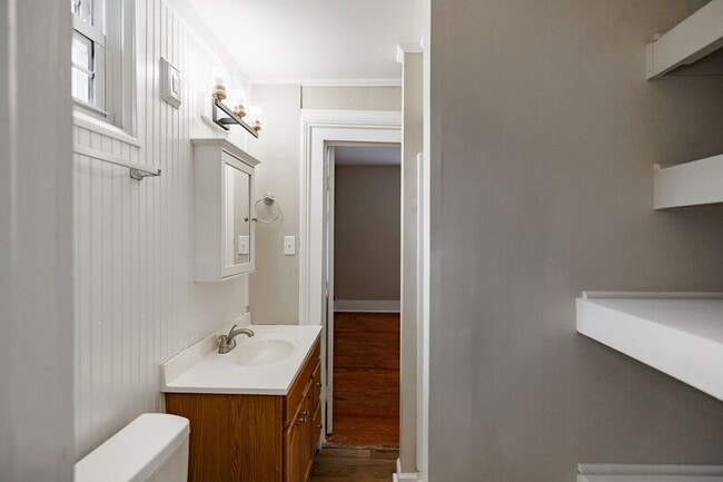 Building Photo - 185 Bloomfield St