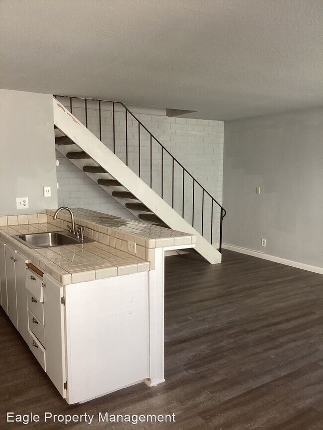 Building Photo - 2 br, 1 bath House - 4440 Calandria Street #3