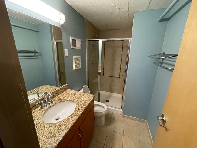 Master bathroom - 1104 Prospect Ave E