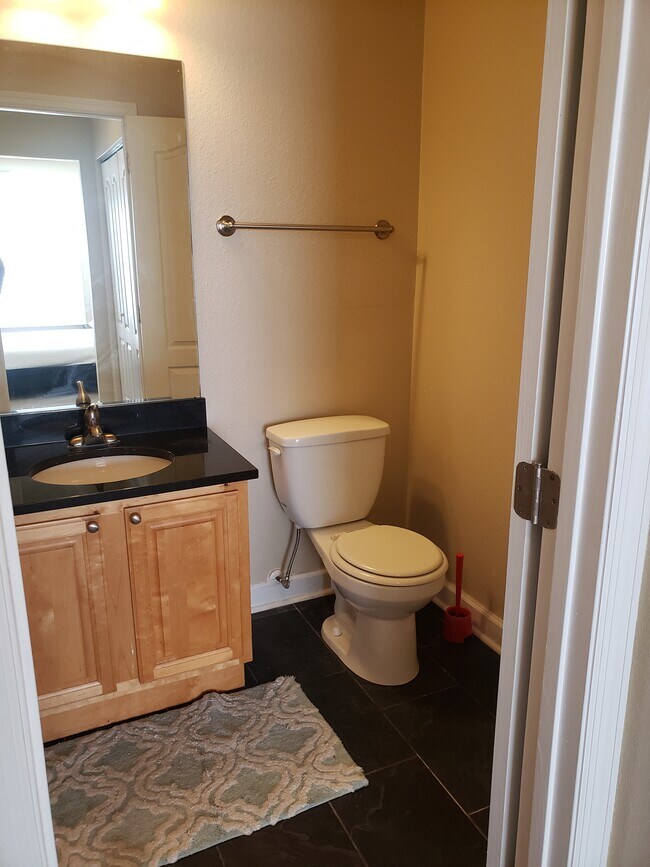 Building Photo - 2071 Dixie Belle Dr