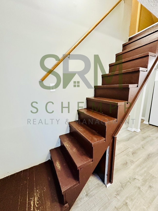 Building Photo - 2 bedroom home in South Louisville now available!