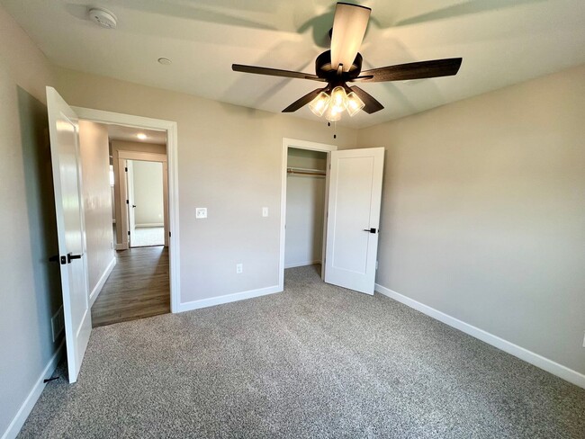 Building Photo - Modern Single-Family Home in Scenic Meadows Neighborhood