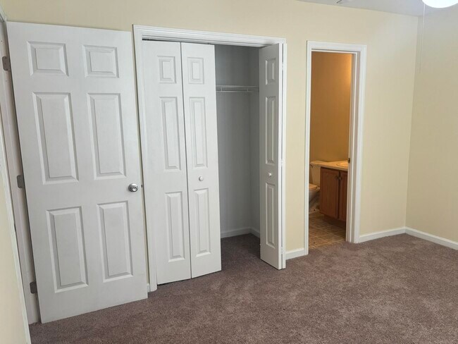 Building Photo - 2738 W Tharpe St