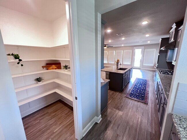 Large Walk-in Pantry - 3241 Aurelia Ln