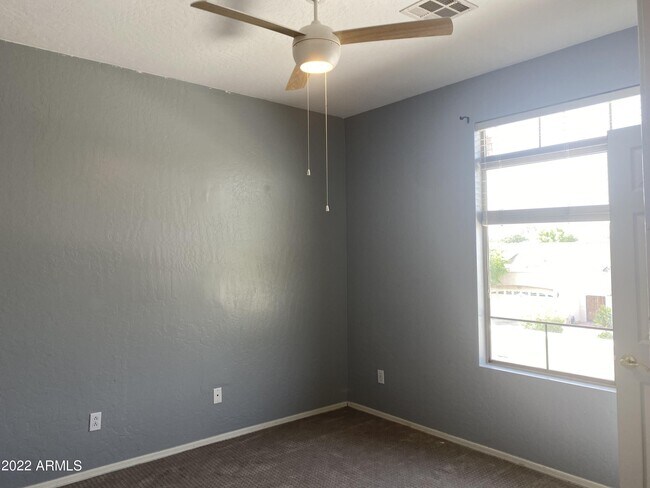 Building Photo - 5171 W Karen Dr