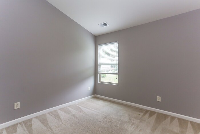 Building Photo - 1048 Regency Dr NW