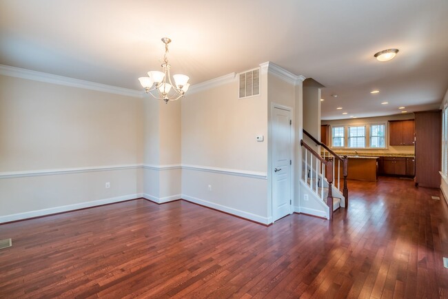 Building Photo - Gorgeous And Upgraded 2 Bedroom 3.5 Bathro...