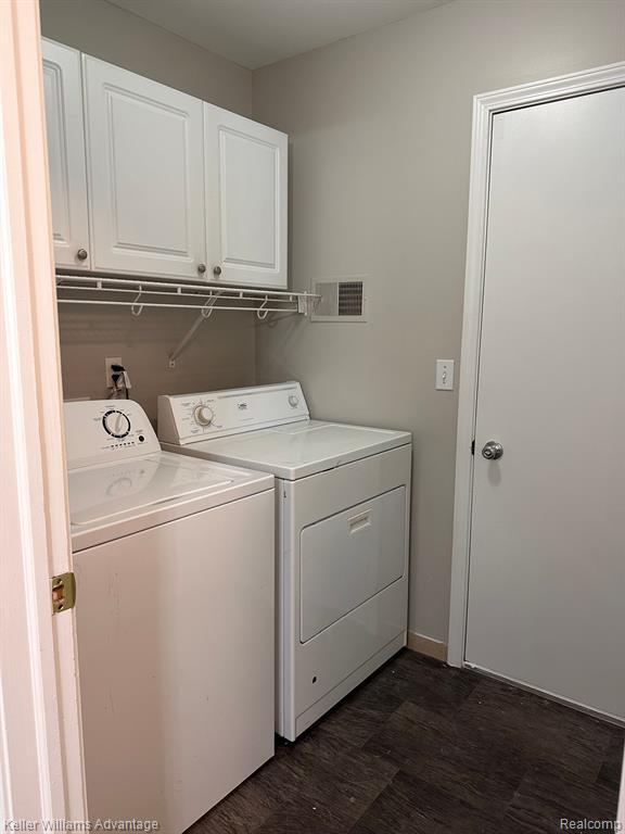 Building Photo - 28672 BAYBERRY Ct E