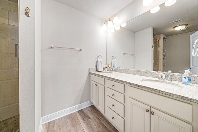 Building Photo - 64 Crossing Ln