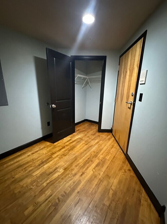 Building Photo - Founders Park Lofts