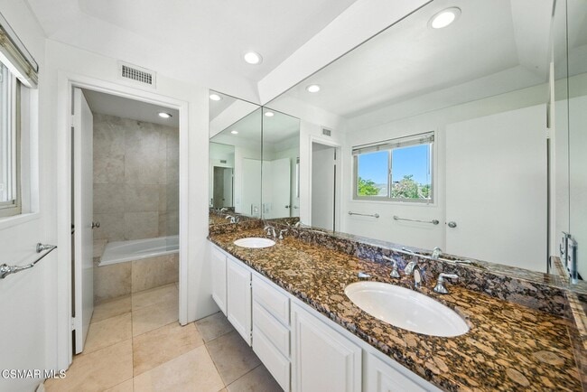Building Photo - 3825 Charthouse Cir