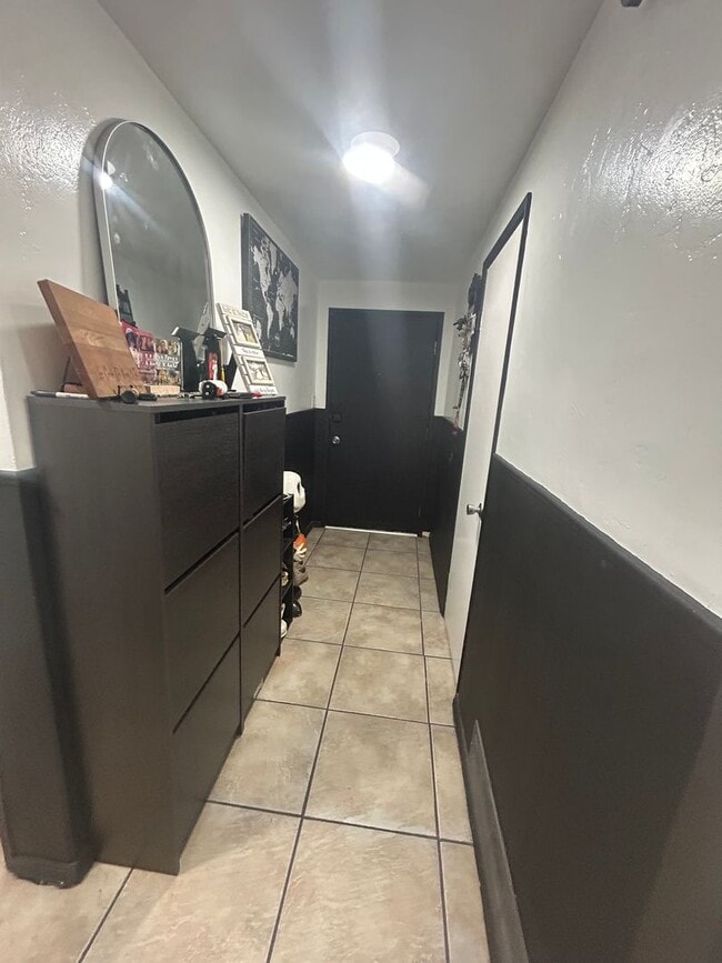 Building Photo - 2 Bed / 2 Bath Unit with Yard & Parking – El Cajon