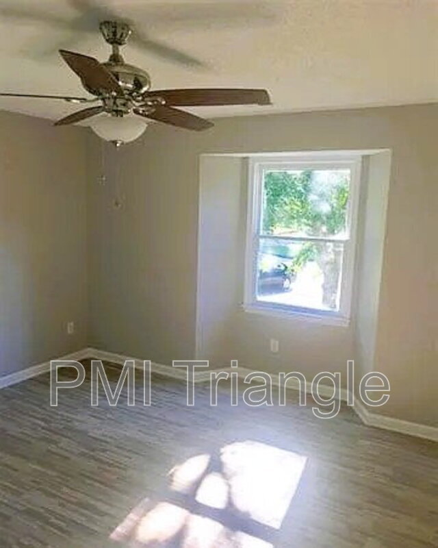 Building Photo - 1320 Park Glen Dr