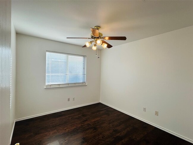 Building Photo - 600 McCarthur Dr