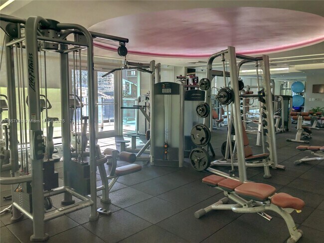 Building Photo - 500 Brickell Ave