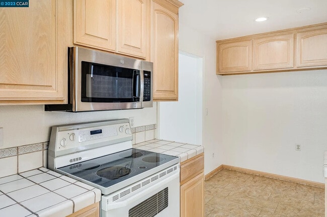 Building Photo - 3160 D St