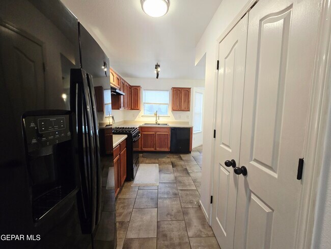 Building Photo - 1504 Bill Mueller Pl