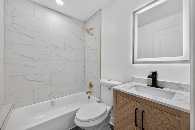 Building Photo - 2027 Hilburn Dr SE