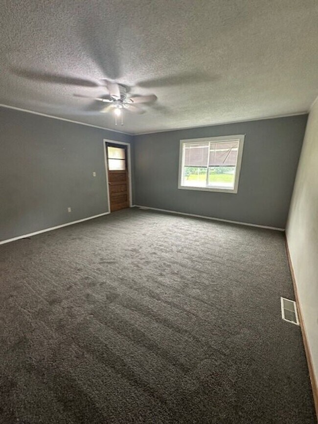 Primary Photo - Staples Duplex 8th St NE - Dreiske