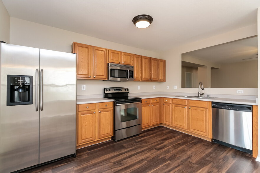 Building Photo - 2299 E Peach Tree Dr