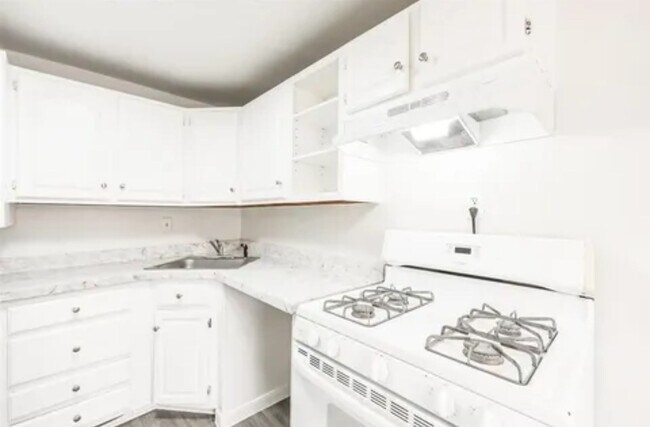 Building Photo - 6608 Georgianna Dr