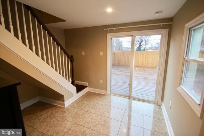 Building Photo - 3516 Mercer St