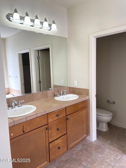 Building Photo - 7145 Beacon Dr