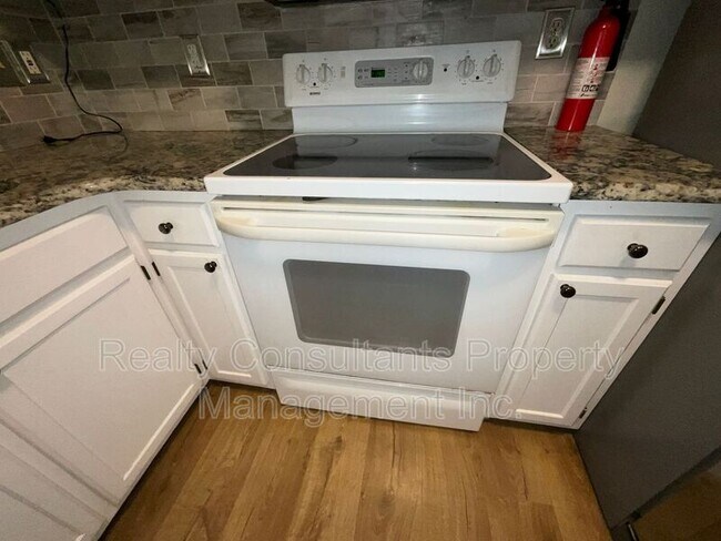 Building Photo - 6609 Poplar Grove Trail